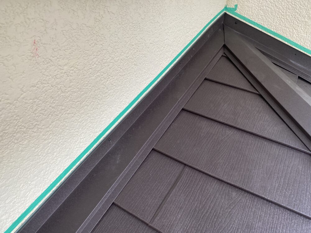 外壁との取合い部分の板金施工